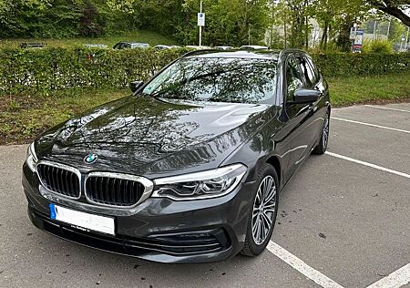 BMW 530i Touring Sport Line PANO/LED/HUD