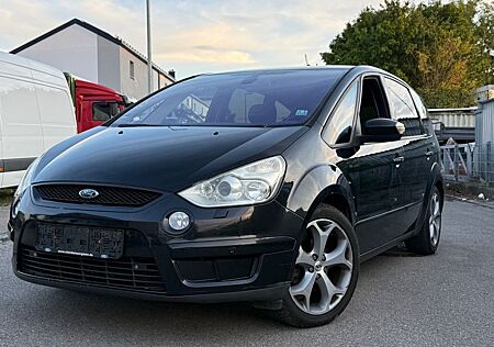 Ford S-Max Titanium 8fachbereift TÜV 08/2025