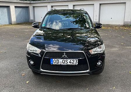Mitsubishi Outlander 2.2 DI-D Instyle 4WD TC-SST Instyle