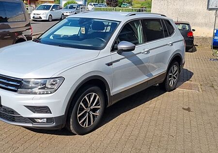 VW Tiguan Allspace Volkswagen Tiguan 2.0 TSI DSG Allspace Comfortline 4Motion