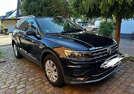 VW Tiguan Volkswagen 2.0 TDI SCR DSG 4MOTION Highline AHK. Pa
