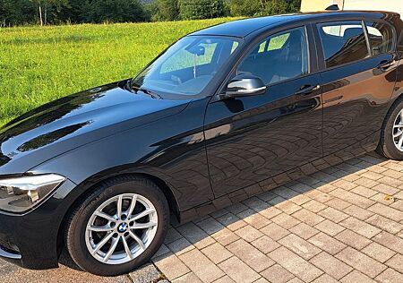 BMW 116i Advantage, AHK,NAVI,SHZ,Klimaautom.,8-fach