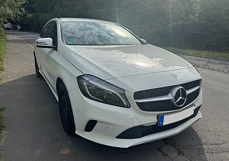 Mercedes-Benz A 160 SCORE!