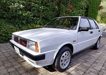 Lancia Delta 1.6 Turbo HF RST