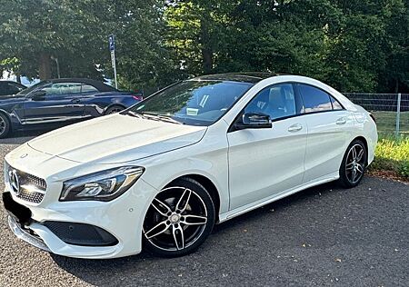 Mercedes-Benz CLA 180 Panoramadach,Rückfahrkamera,Ambientebeleuchtung