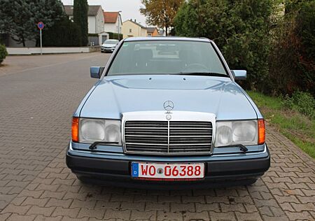 Mercedes-Benz 260 E