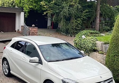 Mercedes-Benz A 180 Urban weiß Automatik