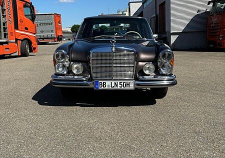 Mercedes-Benz 280