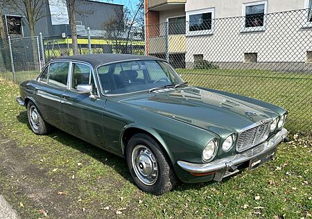 Jaguar XJ12