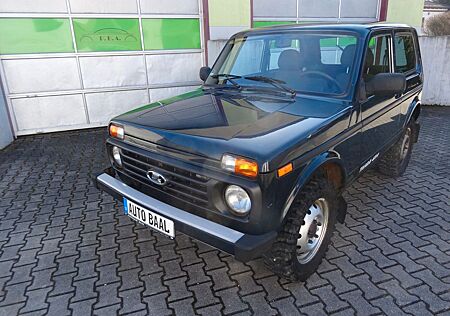 Lada Taiga 4x4 AHK Servolenkung 2-Sitze