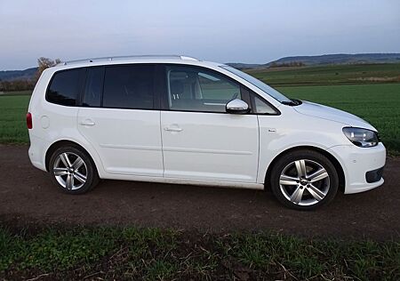 VW Touran Volkswagen 2.0 TDI DSG CUP AHK. Pano. Selbstlenk.PA.