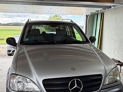 Mercedes-Benz ML 320 -