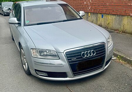 Audi A8 4.2 FSI tiptronic quattro -