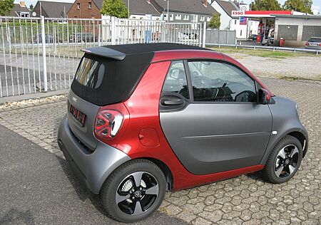 Smart ForTwo Cabrio EQ Exclusive+22KW-Lader+LED+6000Km