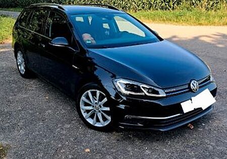 VW Golf Volkswagen 1.5 TSI ACT OPF Highline Variant BlueM ...