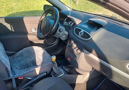 Renault Clio Edition Dynamique 1.2 16V TCE Edition D...
