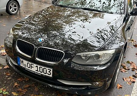 BMW 320d Cabrio - 8fach bereift, gepflegt