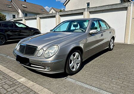 Mercedes-Benz E 200 CDI AVANTGARDE Sehr gepflegt