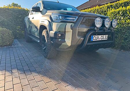 Toyota Hilux INVIC. DCAB / 234PS / SH / 20 ZOLL / CAMO