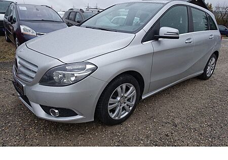 Mercedes-Benz B 180 d Standard Automatik Navi PDC Kamera