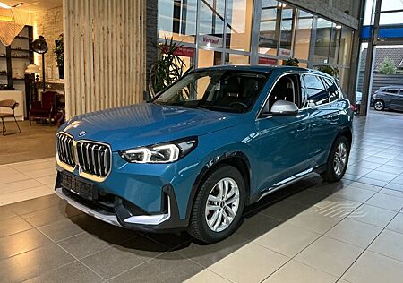 BMW iX1 30 xDrive xLine*SHZ*LED*360Cam*Navi*Leder*
