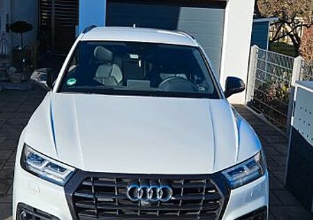 Audi Q5 40 TDI S tronic quattro -