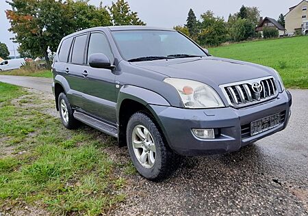 Toyota Land Cruiser 3.0 D-4D WhatsApp 017670842236