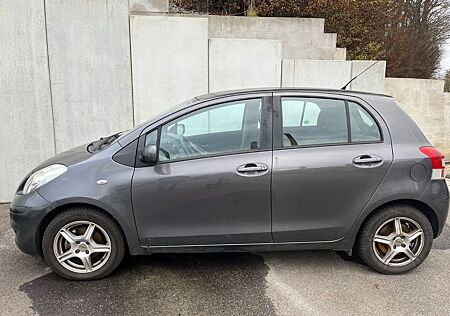 Toyota Yaris 1,33-l-Dual-VVT-i Executive Executive
