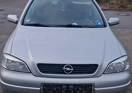 Opel Astra 1.6 16V Edition 100 Classic Edition 10...