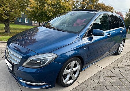 Mercedes-Benz B 180 BlueEFFICIENCY Edition 1 Panorama Leder