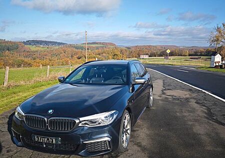 BMW M550d xDrive Touring G31-400PS Carbonschwarz