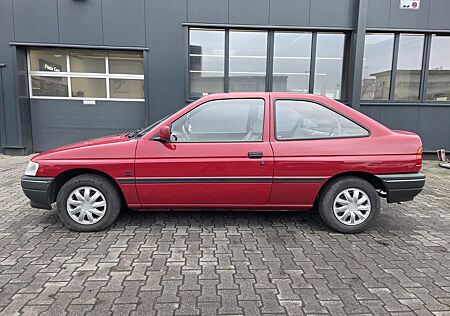 Ford Escort 1.4i oldtimer