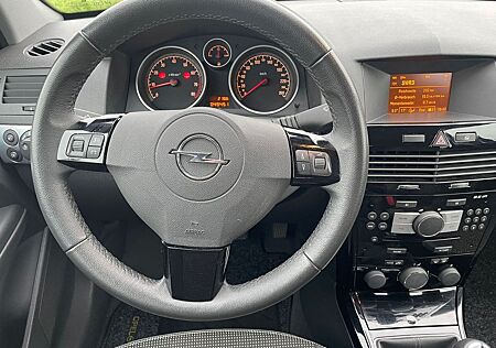 Opel Astra 1.6 Ecotec INNOVATION "110 Jahre" 85kW...