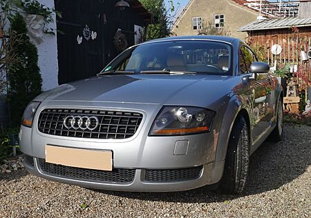 Audi TT Coupe 1.8T 140 kW tiptronic -