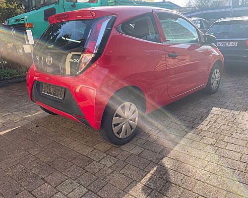 Toyota Aygo (X) 1,0-l-VVT-i x x