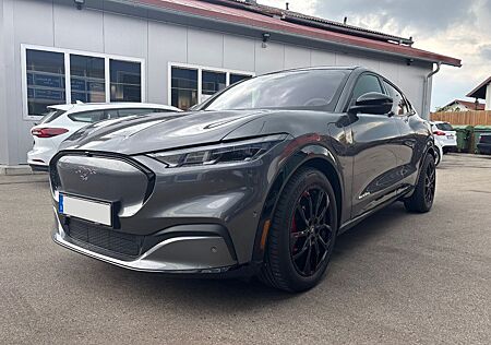 Ford Mustang Mach-E AWD *Verkauf im Kundenauftrag