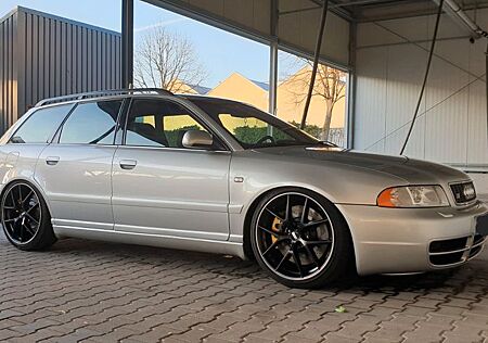 Audi S4 2.7 quattro Avant