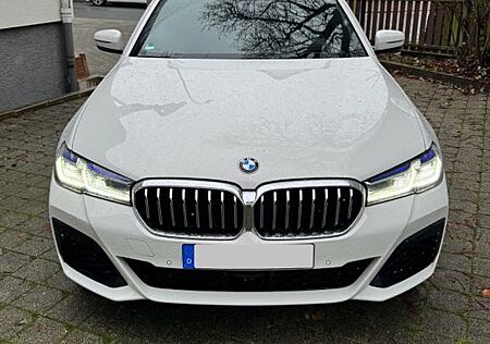 BMW 530d xDrive Touring A - 286ps mega Ausstattung