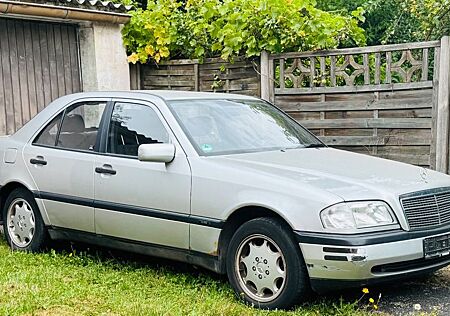 Mercedes-Benz C 180 CLASSIC
