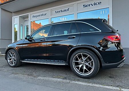 Mercedes-Benz GLC 300 AMG+AHK+Pano+AirBody+OffRoad+5xHighEnd!!