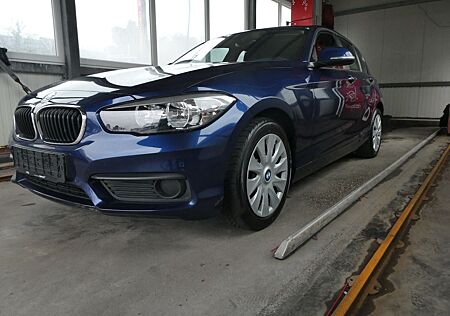 BMW 118i Lim. 5-trg.*Automatic*Garantie*Navi*8-fach
