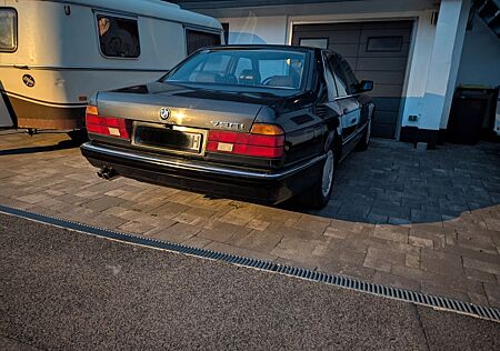 BMW 730