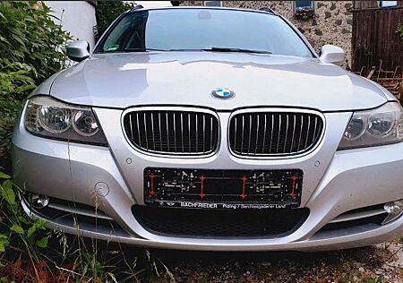 BMW 318i Touring -