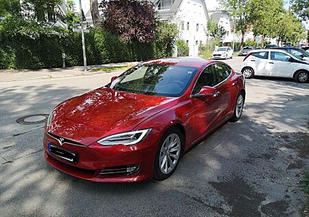 Tesla Model S 90D