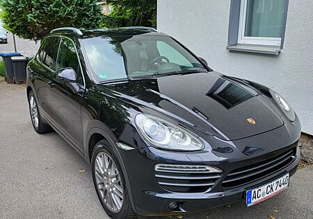 Porsche Cayenne S mit nahezu Vollausstattung