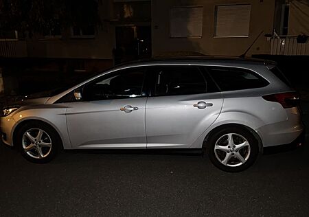 Ford Focus 2,0TDCi 110kW DPF Business Turnier Bus...