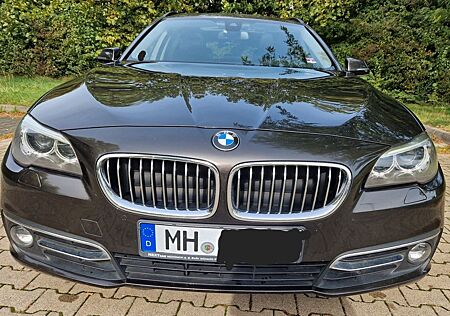 BMW 525d xDrive Touring A Luxury PANO/KAM/DVD
