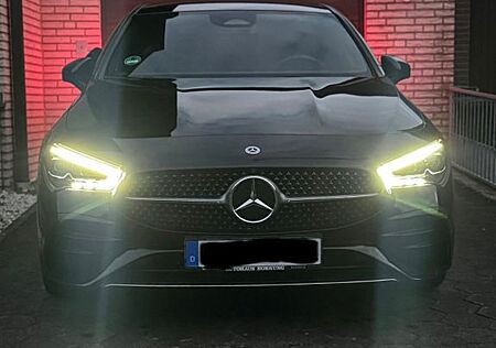 Mercedes-Benz CLA 250 CLA 250e | AMG Line Premium Plus | Kosmosschwarz