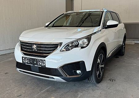 Peugeot 5008 Allure PANO*DIGITAL*AHK*AttAssist*