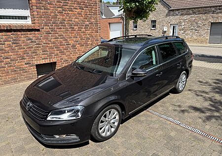 VW Passat Variant Volkswagen 2.0 TDI DSG 125kW Comfortl BM...